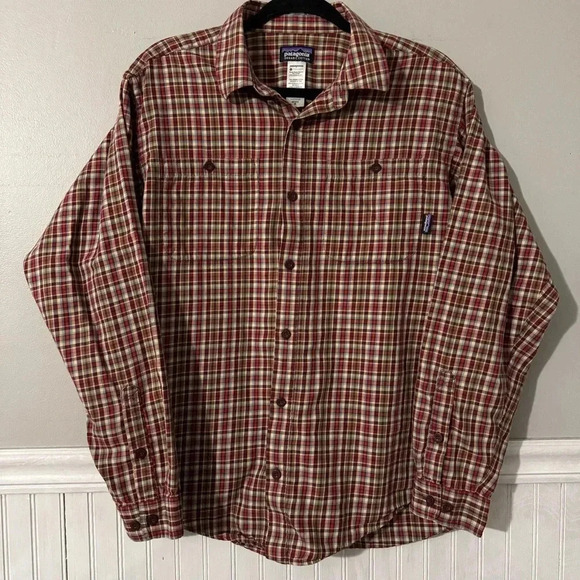 Patagonia | Organic Cotton Dark Red Mini Plaid Button Up Men’s Medium - Picture 1 of 7